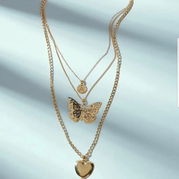 *Yonette* Heart and Butterfly Necklace - Picture 3 of 3